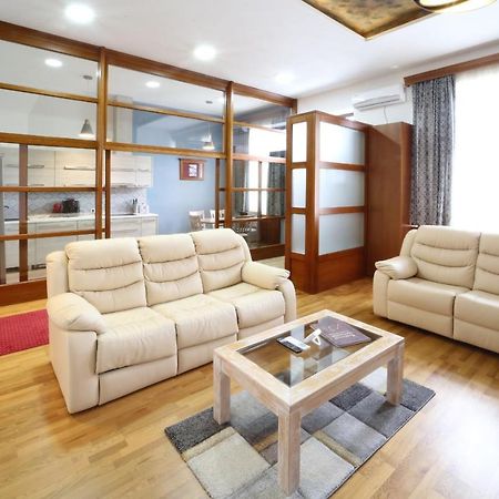Virag Apartman Luxury Odorheiu Secuiesc Zewnętrze zdjęcie